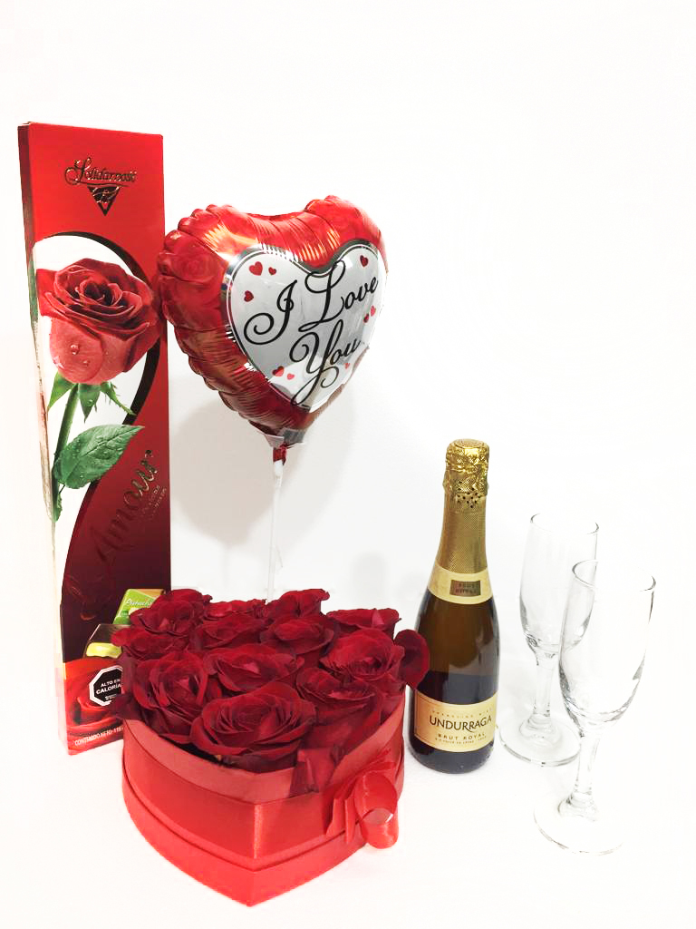 12 Rosas en Caja Corazn, Bombones 116 Grs, Champagne 375 cc, Copas y Globito